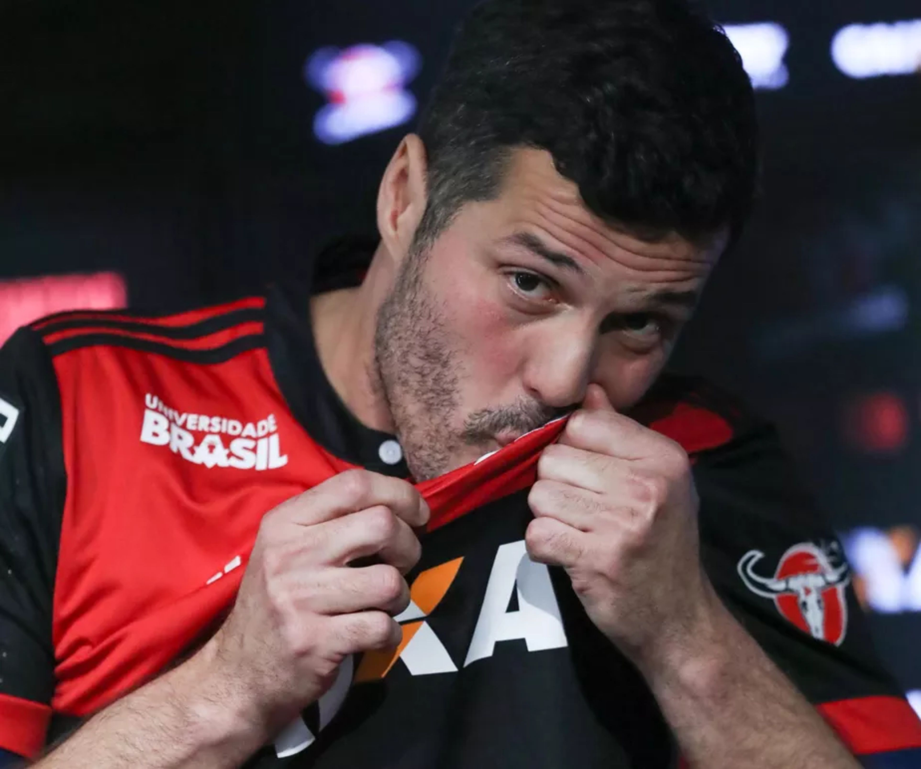 No ensaio do adeus, a presença de Júlio César é simbólica para goleiro e para o Flamengo
